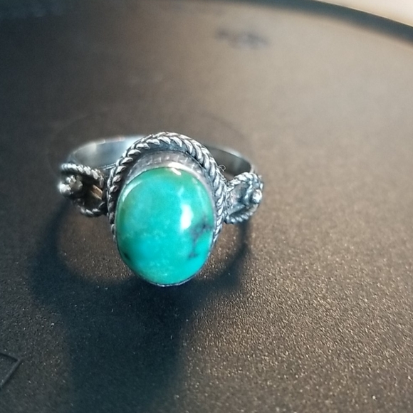 925 Silver and Turquoise Ring. - Picture 3 of 8